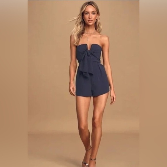 Lulus  Inez navy blue tie front romper size XS NWT - Picture 1 of 6